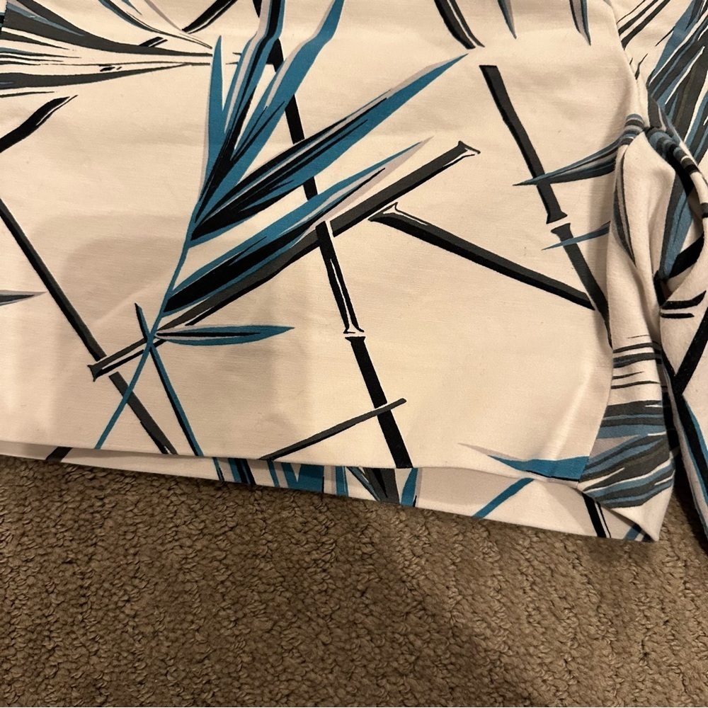 WHBM Printed Shorts - Picture 4 of 5